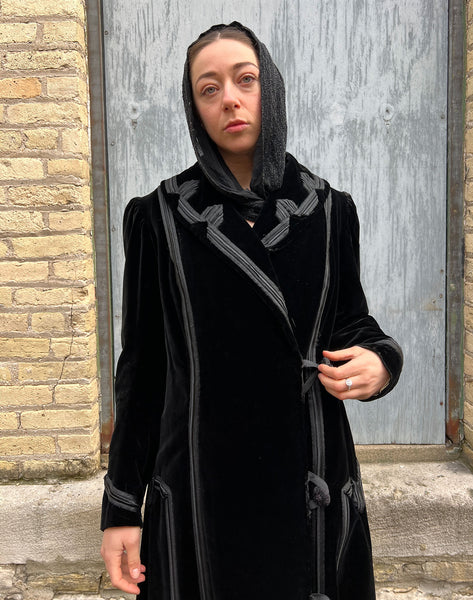 Antique Edwardian Era Women's Dramatic Black Floor Length Coat