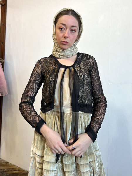 Antique Black Long Sleeved Floral Lace Top